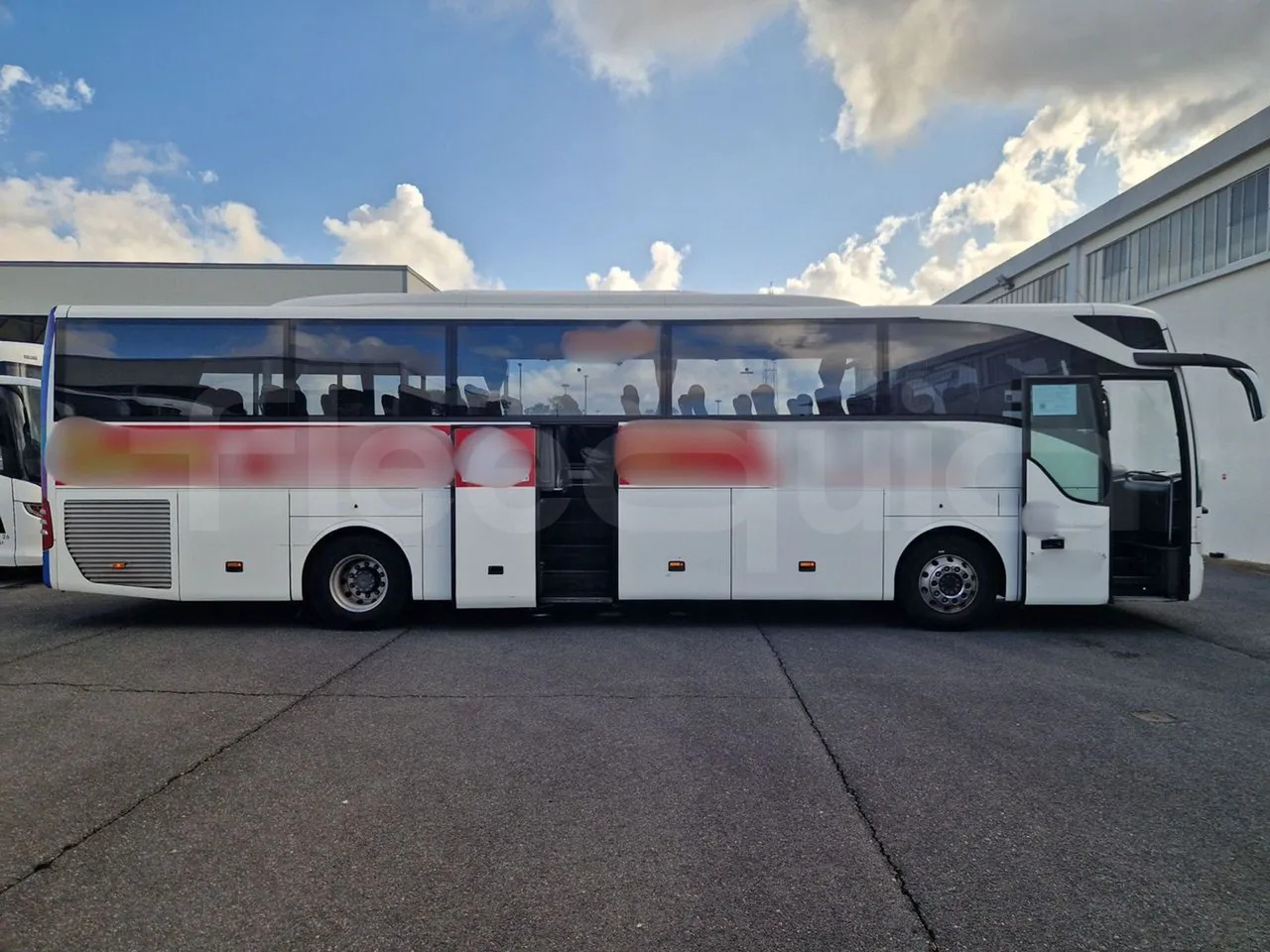 Туристически автобус Mercedes-Benz Tourismo: снимка 14
