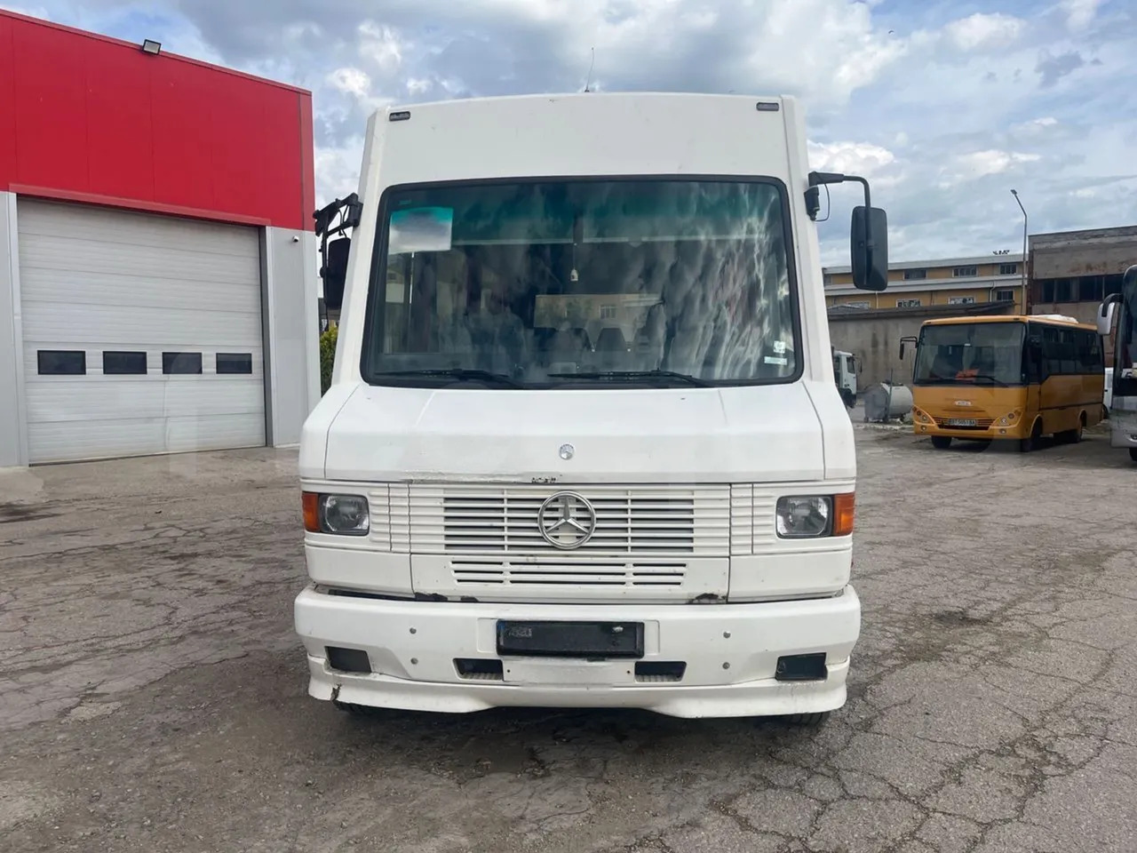 Mercedes-Benz Vario - Микробус, Пътнически бус: снимка 1 Mercedes-Benz Vario - Микробус, Пътнически бус: снимка 1