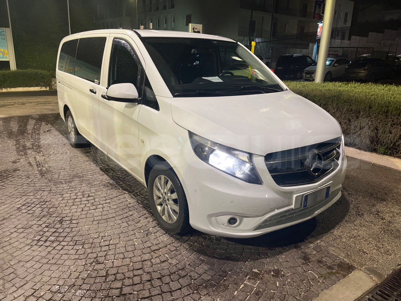 Mercedes-Benz Vito Tourer - Туристически автобус: снимка 1 Mercedes-Benz Vito Tourer - Туристически автобус: снимка 1