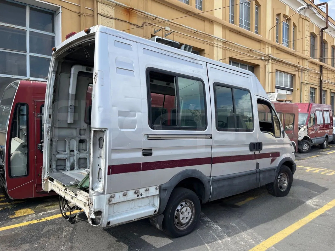 N.6Iveco Daily - Микробус, Пътнически бус: снимка 5 N.6Iveco Daily - Микробус, Пътнически бус: снимка 5