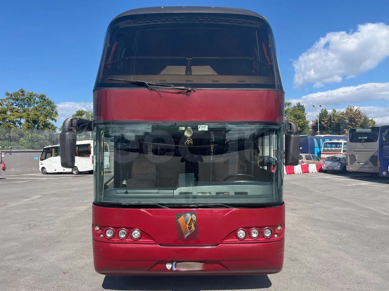 Neoplan 1122/3 - Туристически автобус: снимка 2 Neoplan 1122/3 - Туристически автобус: снимка 2