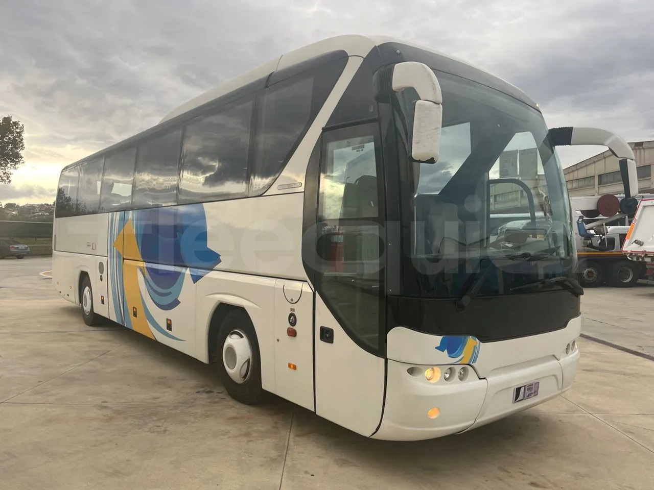 Neoplan Tourliner - Туристически автобус: снимка 1 Neoplan Tourliner - Туристически автобус: снимка 1