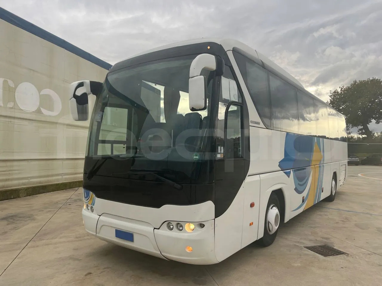 Neoplan Tourliner - Туристически автобус: снимка 4 Neoplan Tourliner - Туристически автобус: снимка 4