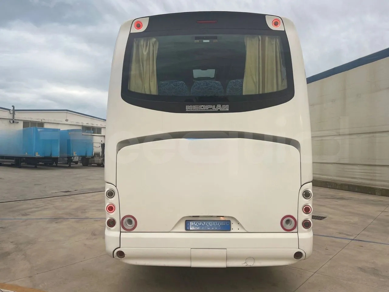 Neoplan Tourliner - Туристически автобус: снимка 5 Neoplan Tourliner - Туристически автобус: снимка 5