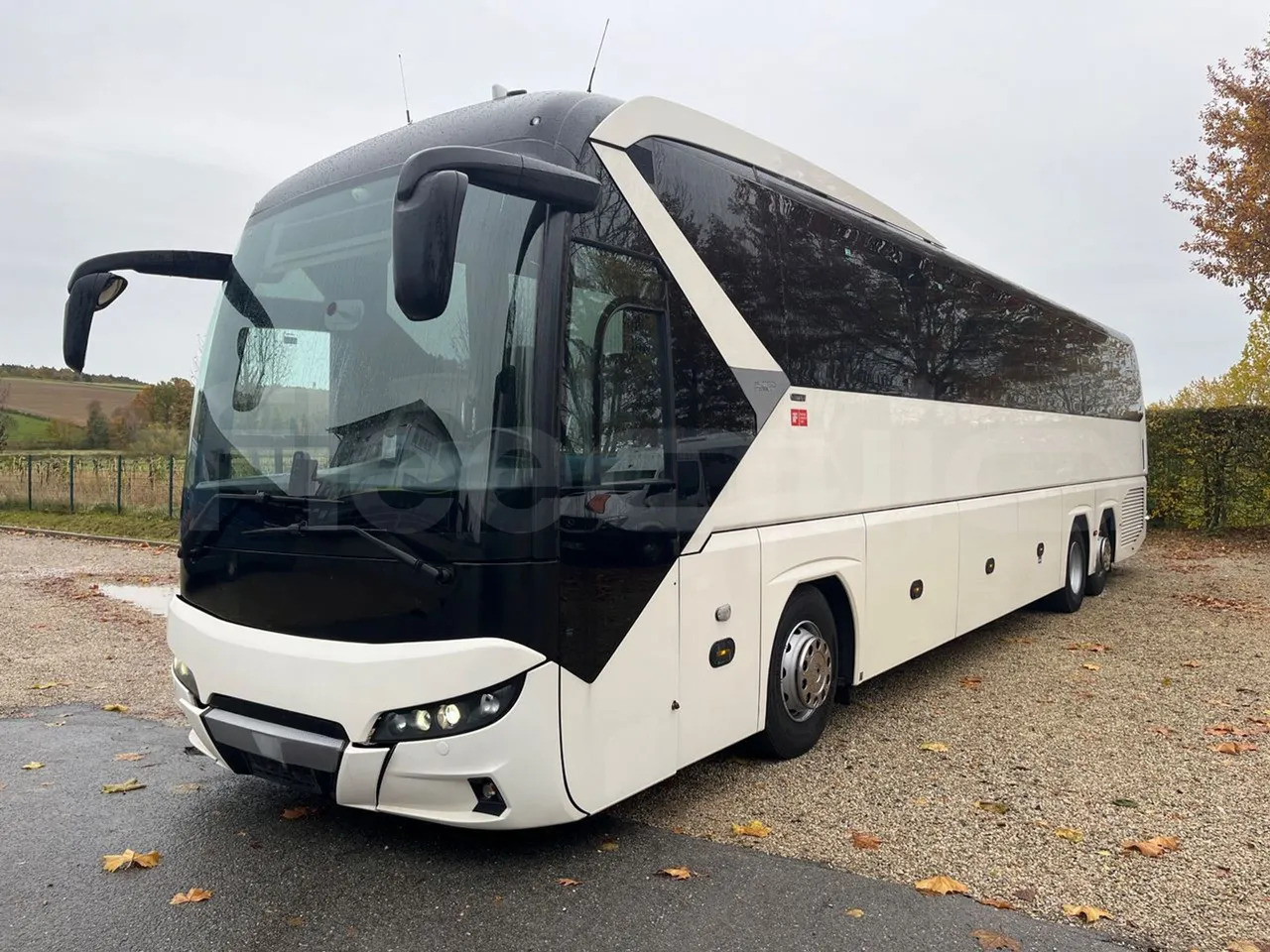Neoplan Tourliner L - Туристически автобус: снимка 4 Neoplan Tourliner L - Туристически автобус: снимка 4