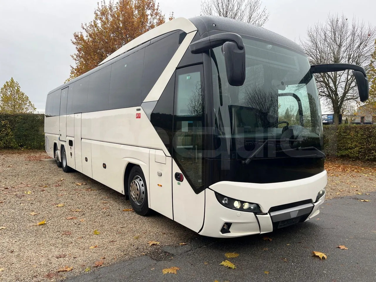 Neoplan Tourliner L - Туристически автобус: снимка 1 Neoplan Tourliner L - Туристически автобус: снимка 1