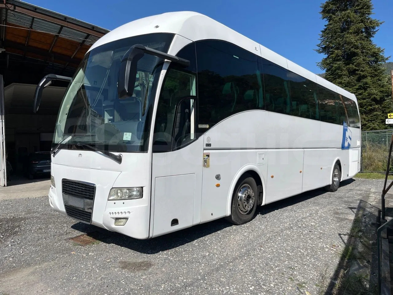 Tata Hispano Carrocera Xerus - Туристически автобус: снимка 4 Tata Hispano Carrocera Xerus - Туристически автобус: снимка 4