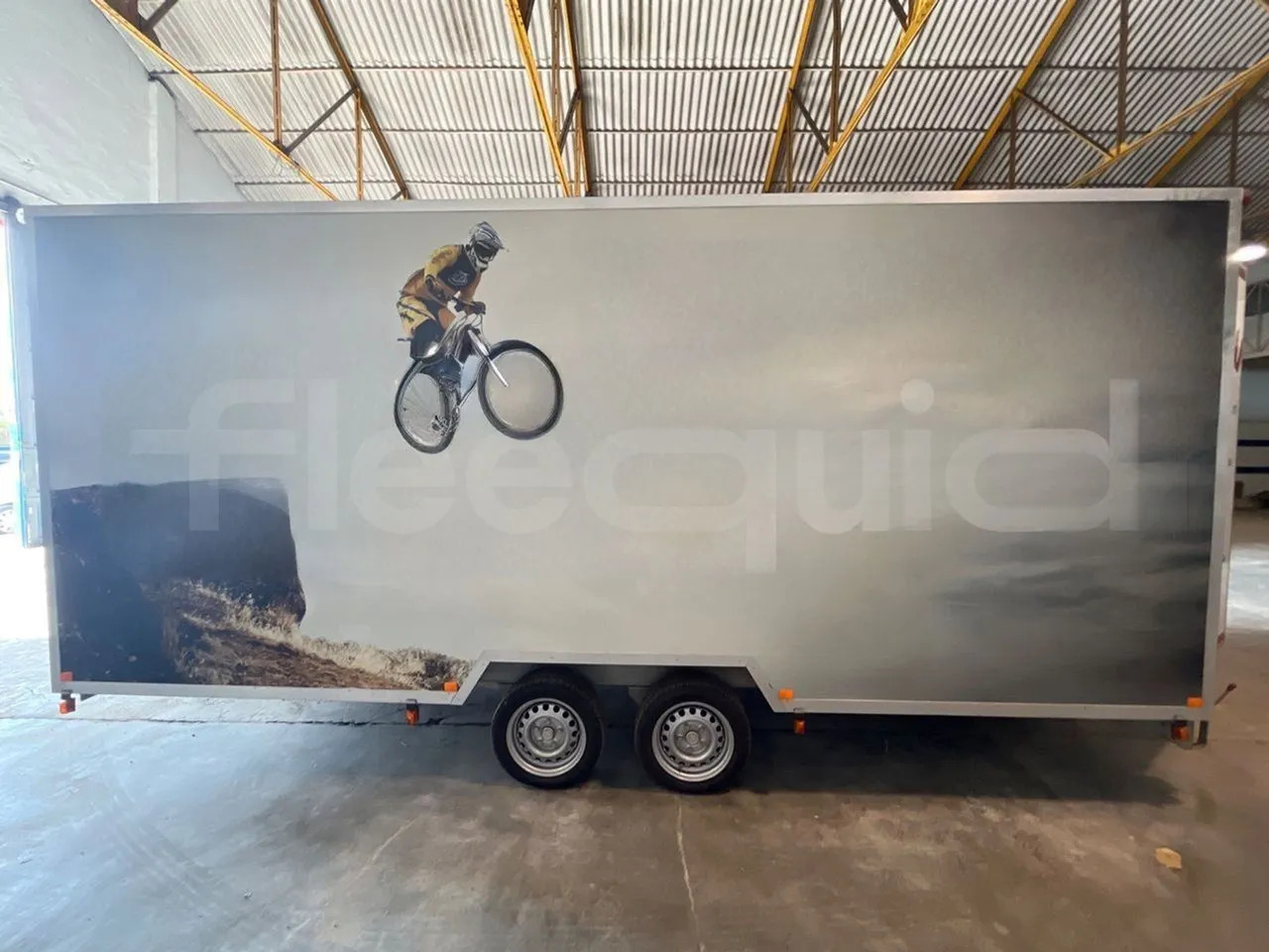 Tudela 0500 - Затворена каросерия ремарке: снимка 5 Tudela 0500 - Затворена каросерия ремарке: снимка 5