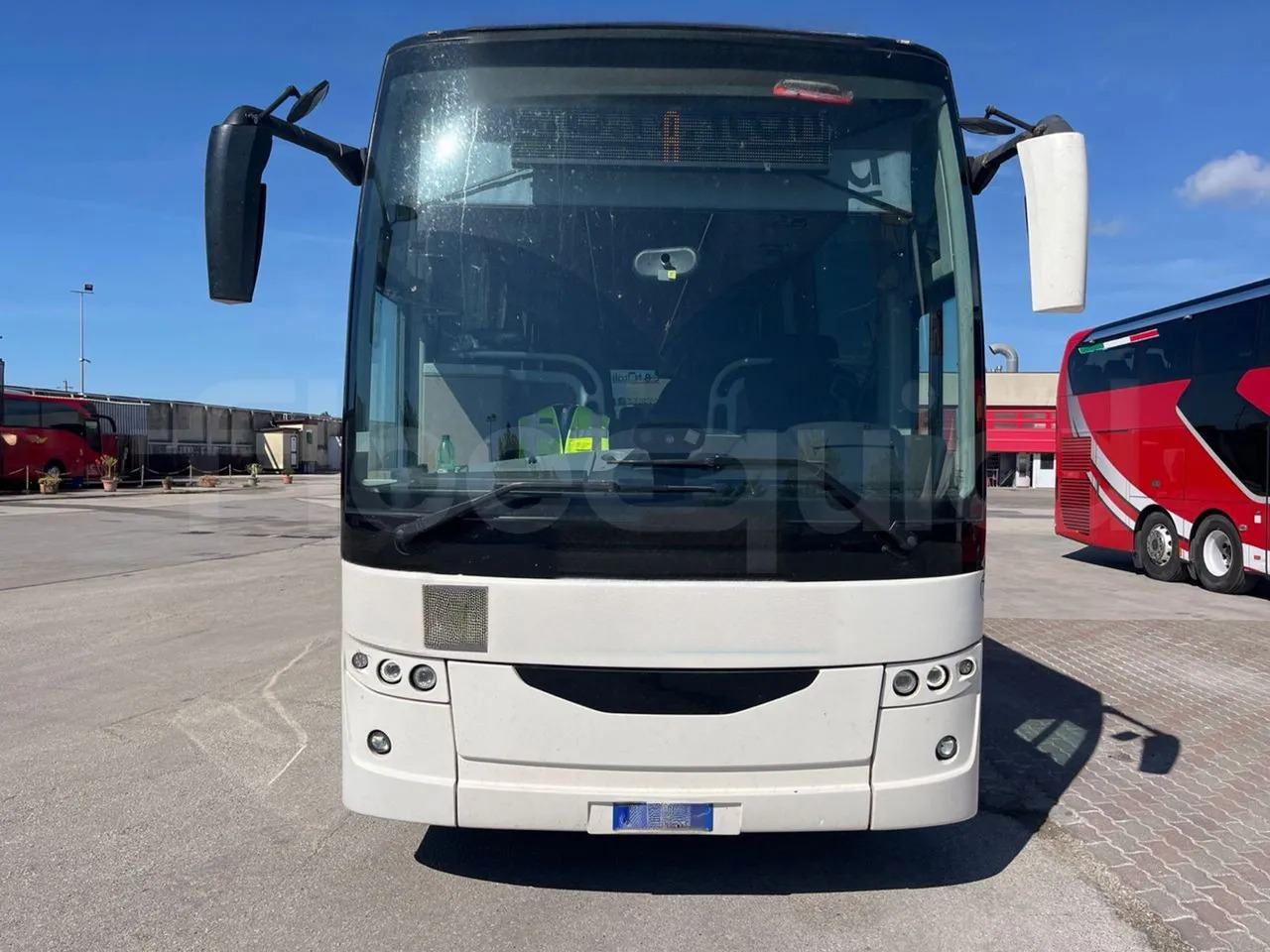 Van Hool EX16 MID - Туристически автобус: снимка 2 Van Hool EX16 MID - Туристически автобус: снимка 2