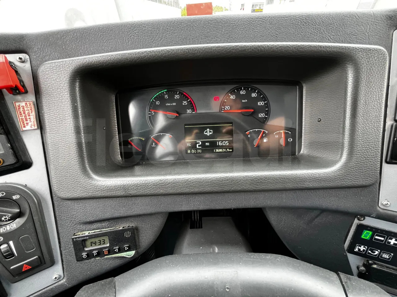 Volvo B12B - Туристически автобус: снимка 3 Volvo B12B - Туристически автобус: снимка 3