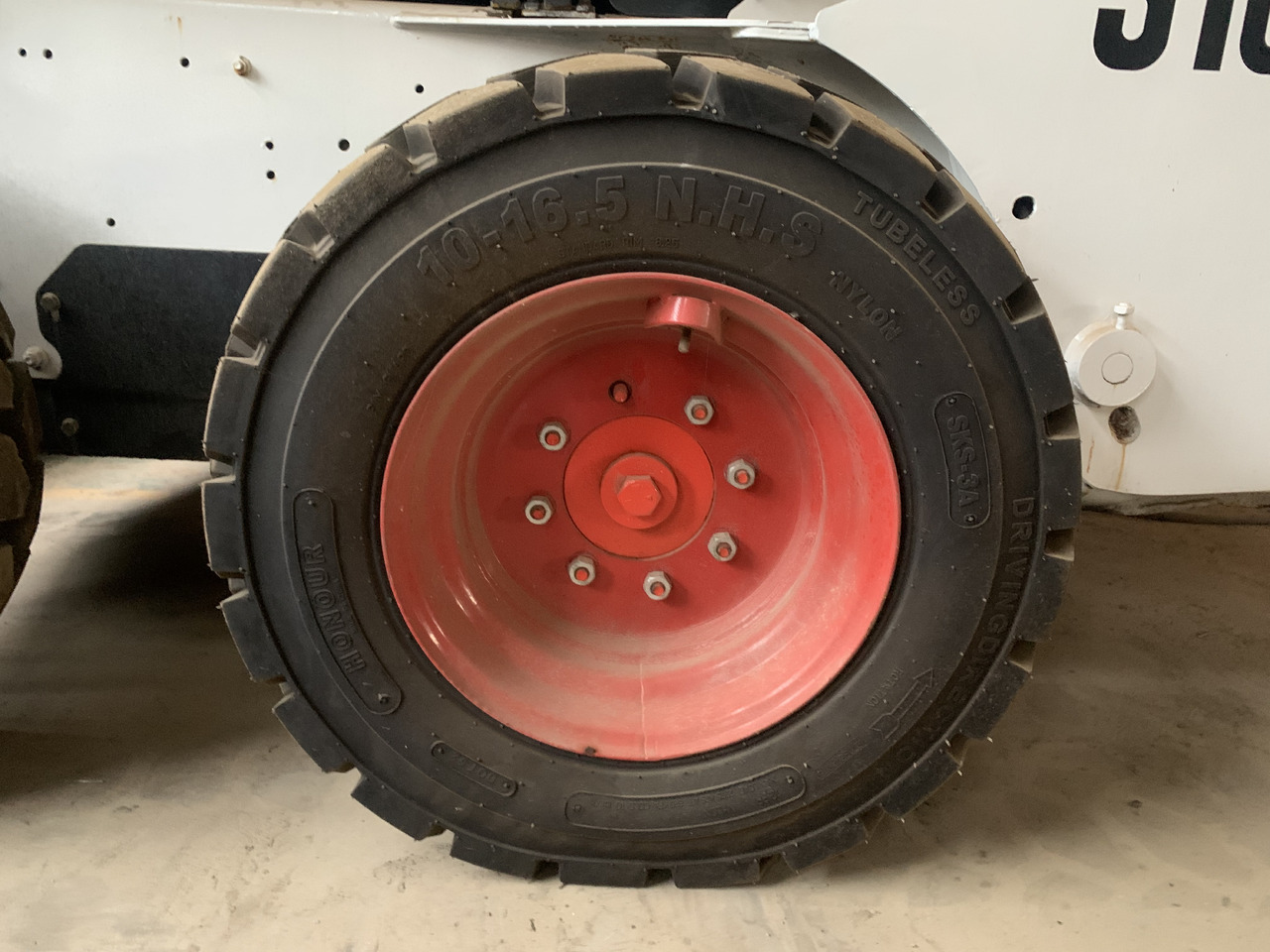 BOBCAT S185 - Мини челен товарач: снимка 4 BOBCAT S185 - Мини челен товарач: снимка 4
