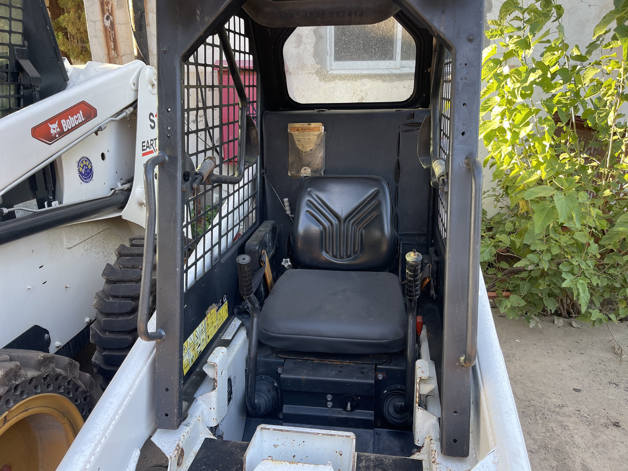 Bobcat S70 - Мини челен товарач: снимка 5 Bobcat S70 - Мини челен товарач: снимка 5