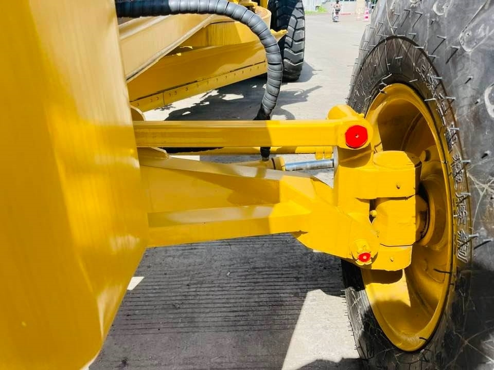 CAT 140h - Грейдер: снимка 4 CAT 140h - Грейдер: снимка 4