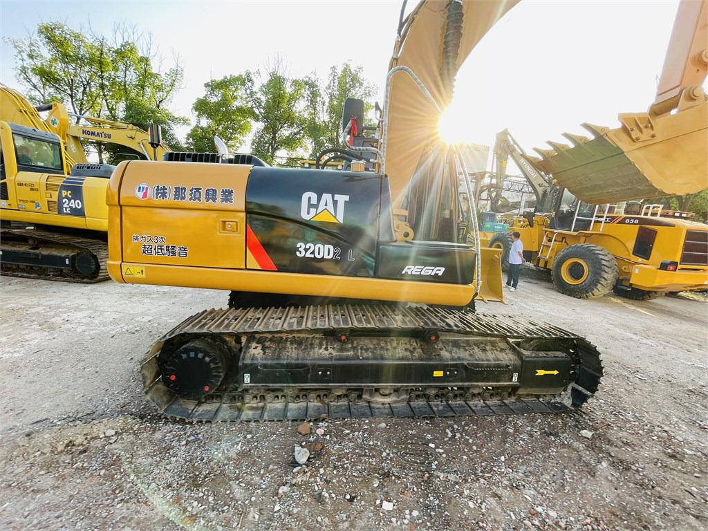 Багер CAT 320D2 L: снимка 9