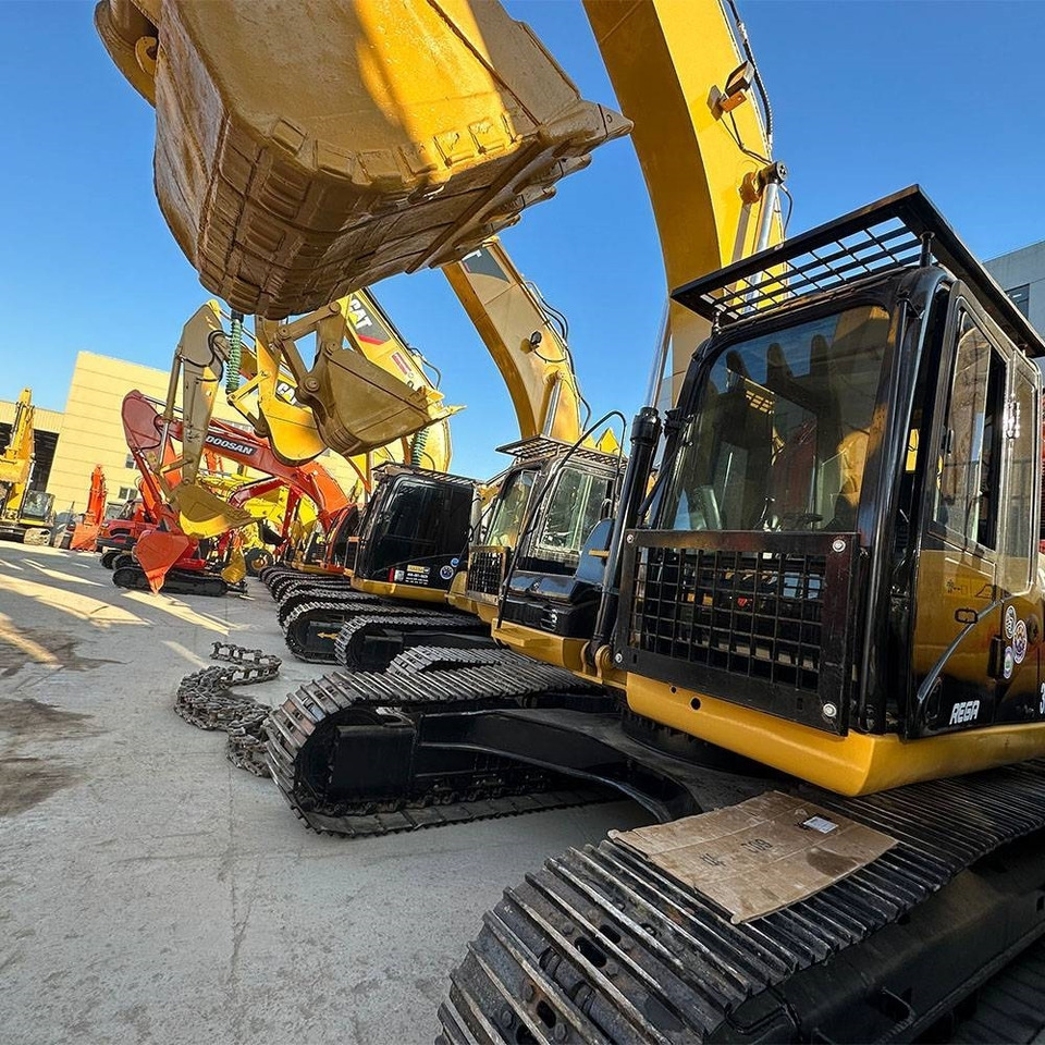CAT 323 D L - Верижен багер: снимка 4 CAT 323 D L - Верижен багер: снимка 4