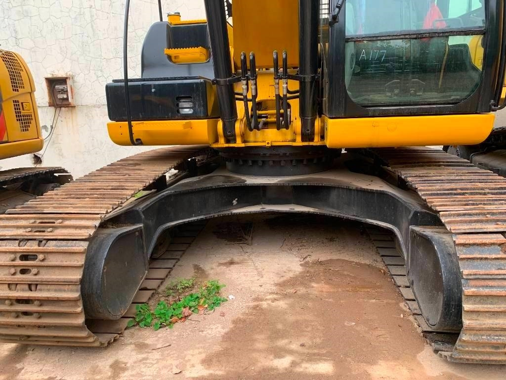 CAT 323 D L - Верижен багер: снимка 5 CAT 323 D L - Верижен багер: снимка 5