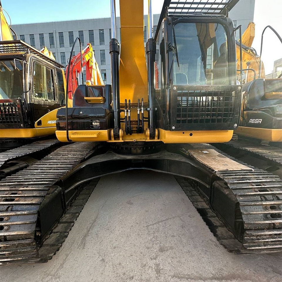 CAT 323 D L - Верижен багер: снимка 2 CAT 323 D L - Верижен багер: снимка 2