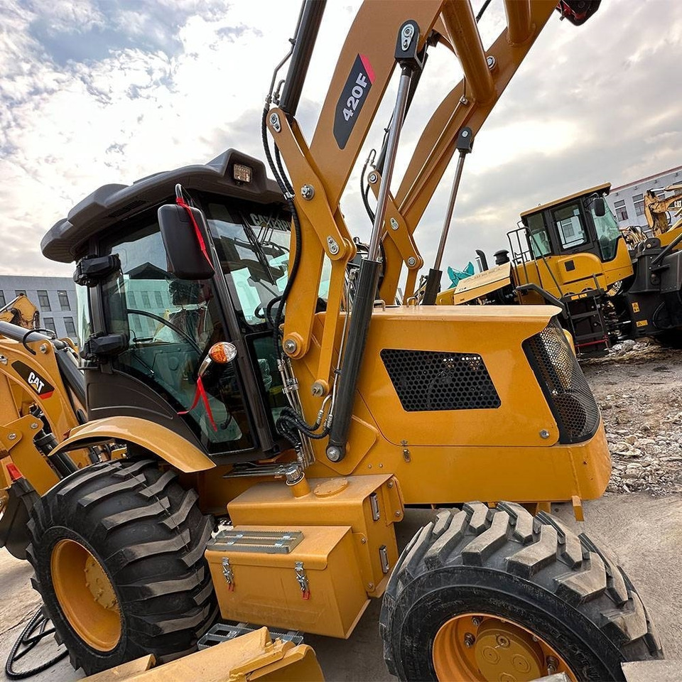 CAT 420 F - Багер-товарач: снимка 5 CAT 420 F - Багер-товарач: снимка 5