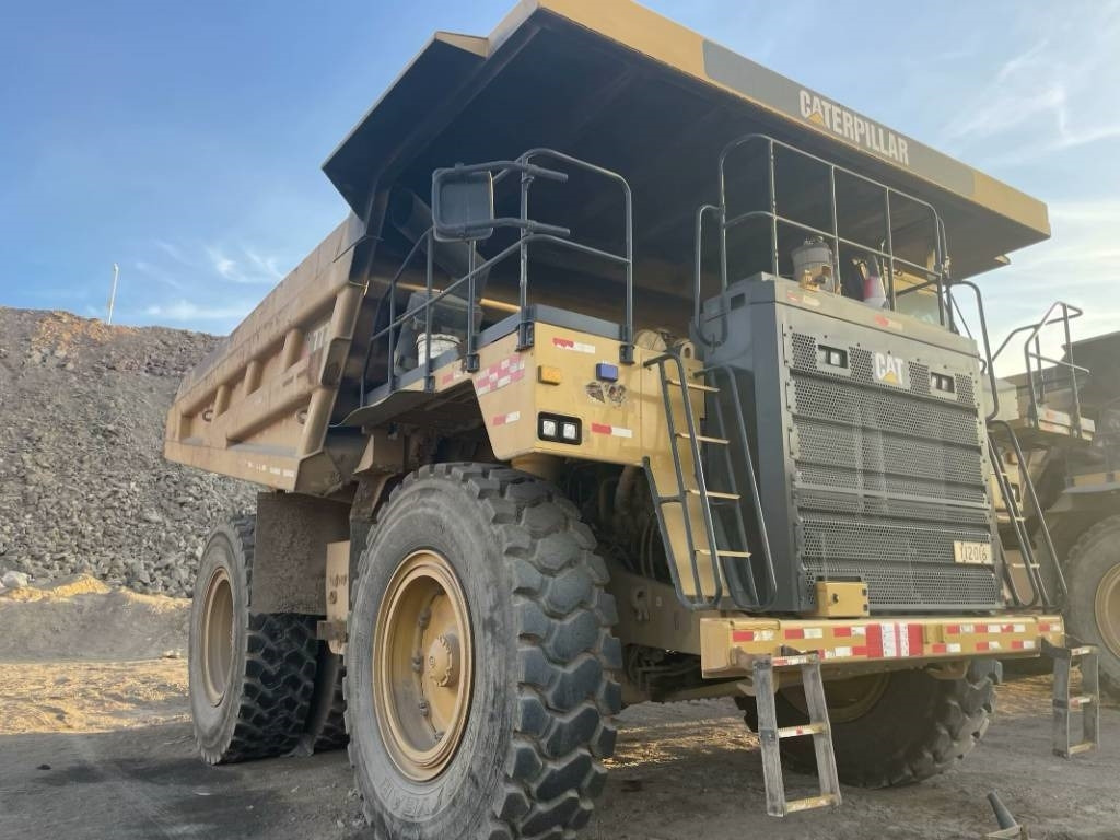 CAT 777e - Кариерен самосвал: снимка 2 CAT 777e - Кариерен самосвал: снимка 2