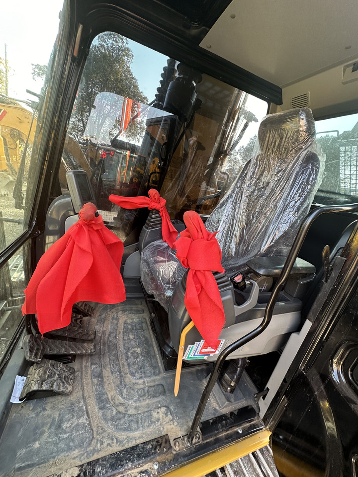 CATERPILLAR 315D2 - Багер за разрушаване: снимка 4 CATERPILLAR 315D2 - Багер за разрушаване: снимка 4