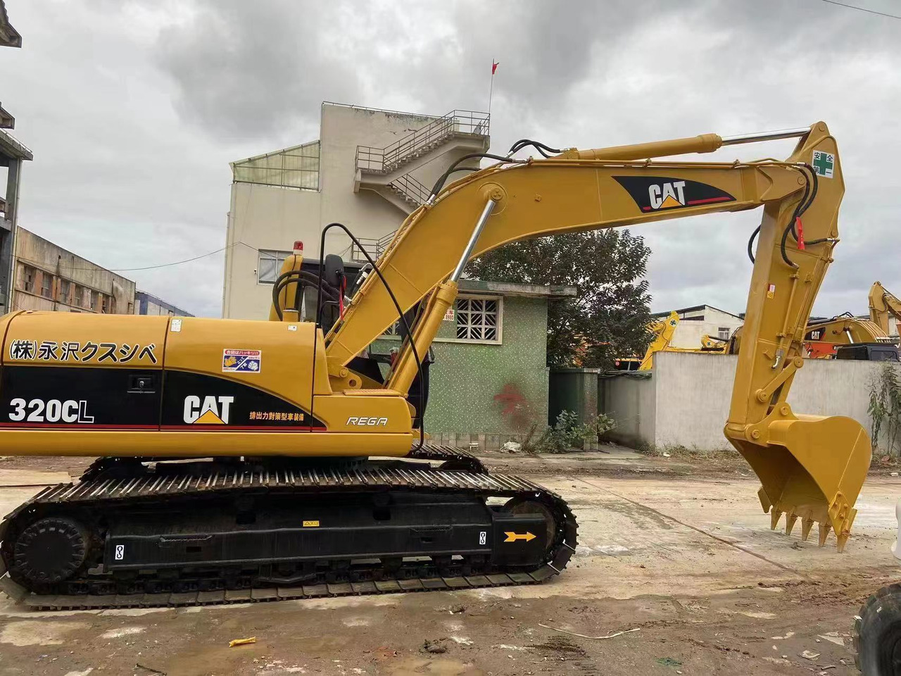 CATERPILLAR 320CL - Верижен багер: снимка 2 CATERPILLAR 320CL - Верижен багер: снимка 2