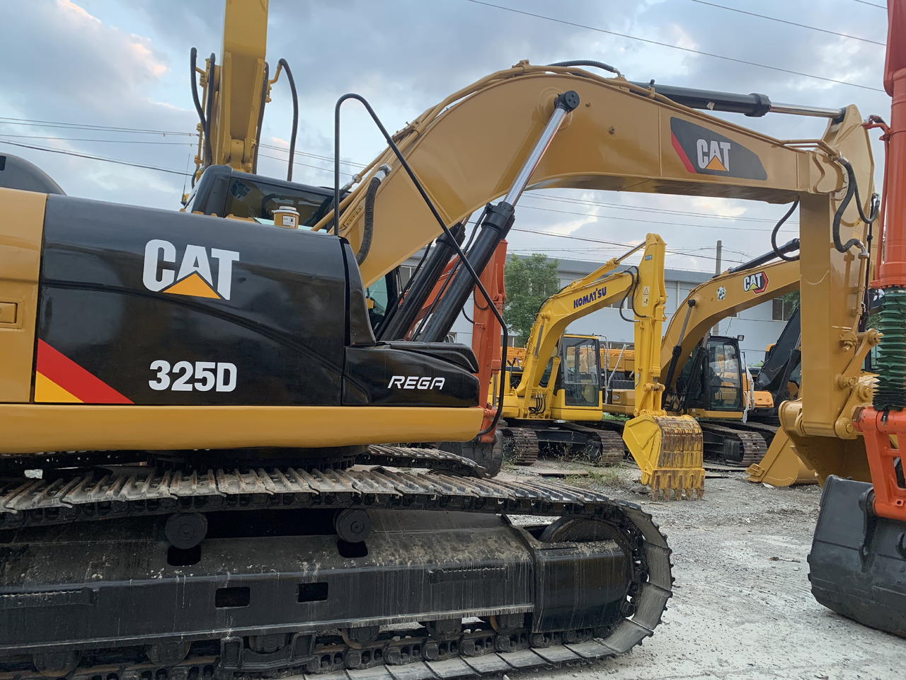 CATERPILLAR 325D - Верижен багер: снимка 2 CATERPILLAR 325D - Верижен багер: снимка 2