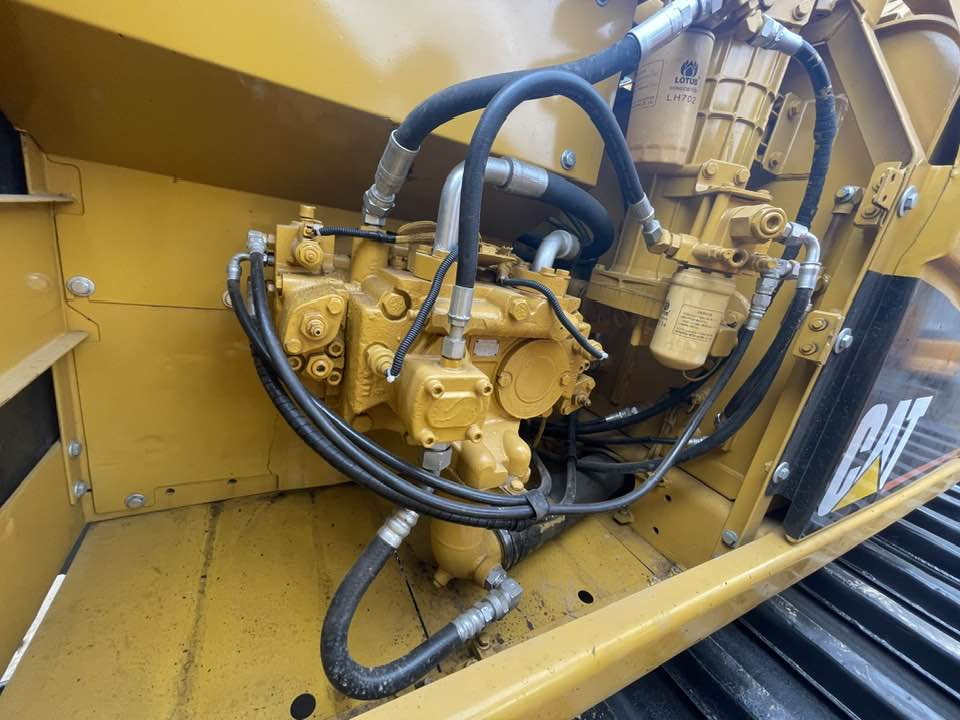 Caterpillar 320CL - Багер: снимка 3 Caterpillar 320CL - Багер: снимка 3