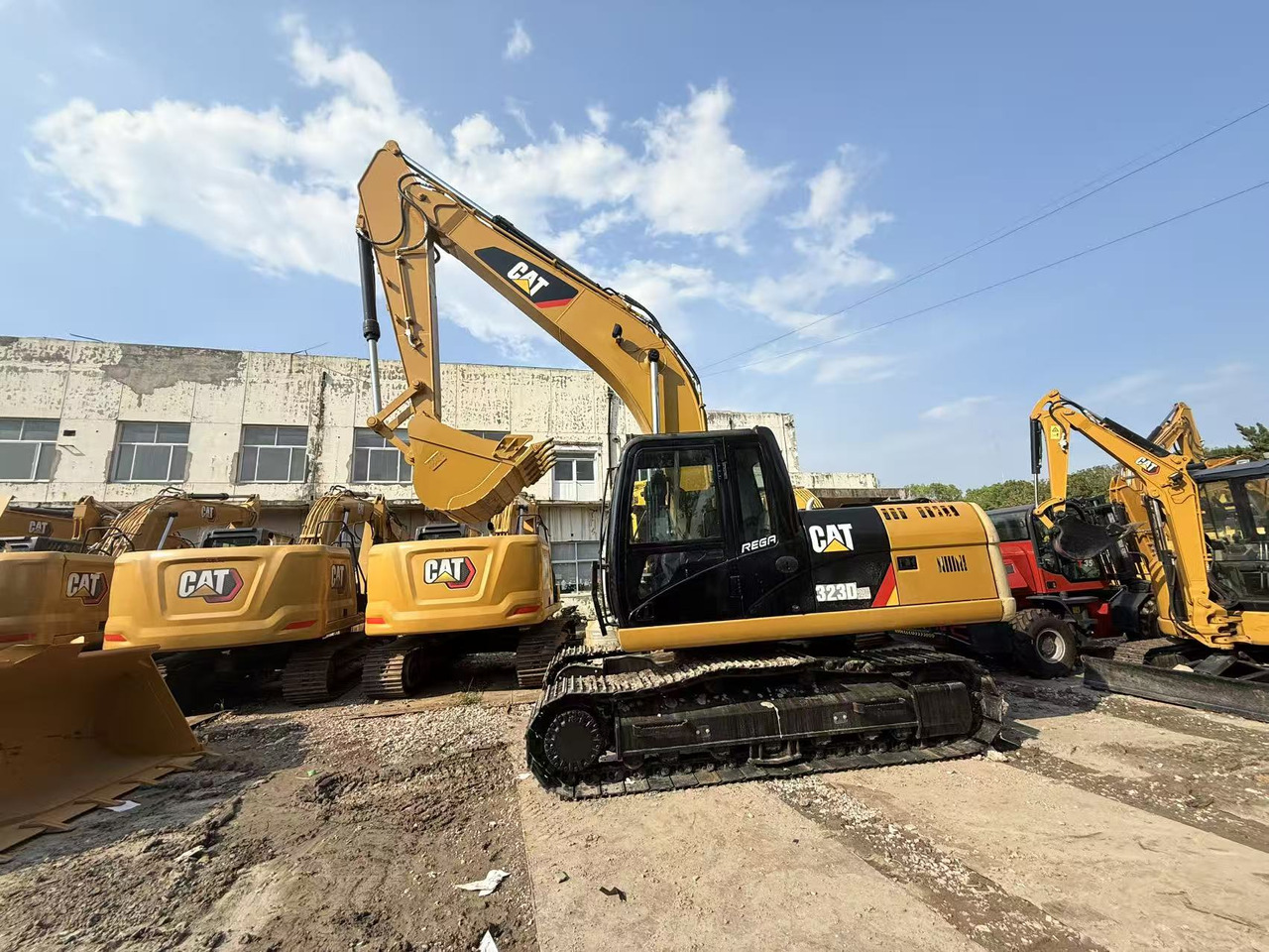Caterpillar 323 - Багер: снимка 1 Caterpillar 323 - Багер: снимка 1