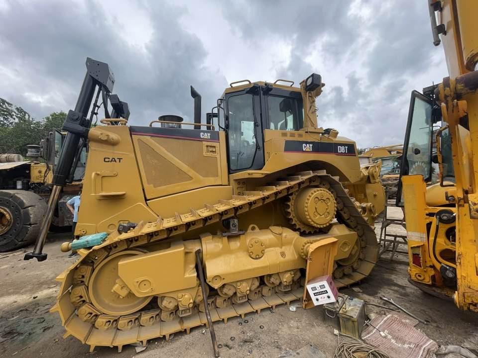 Caterpillar D8T - Булдозер: снимка 1 Caterpillar D8T - Булдозер: снимка 1