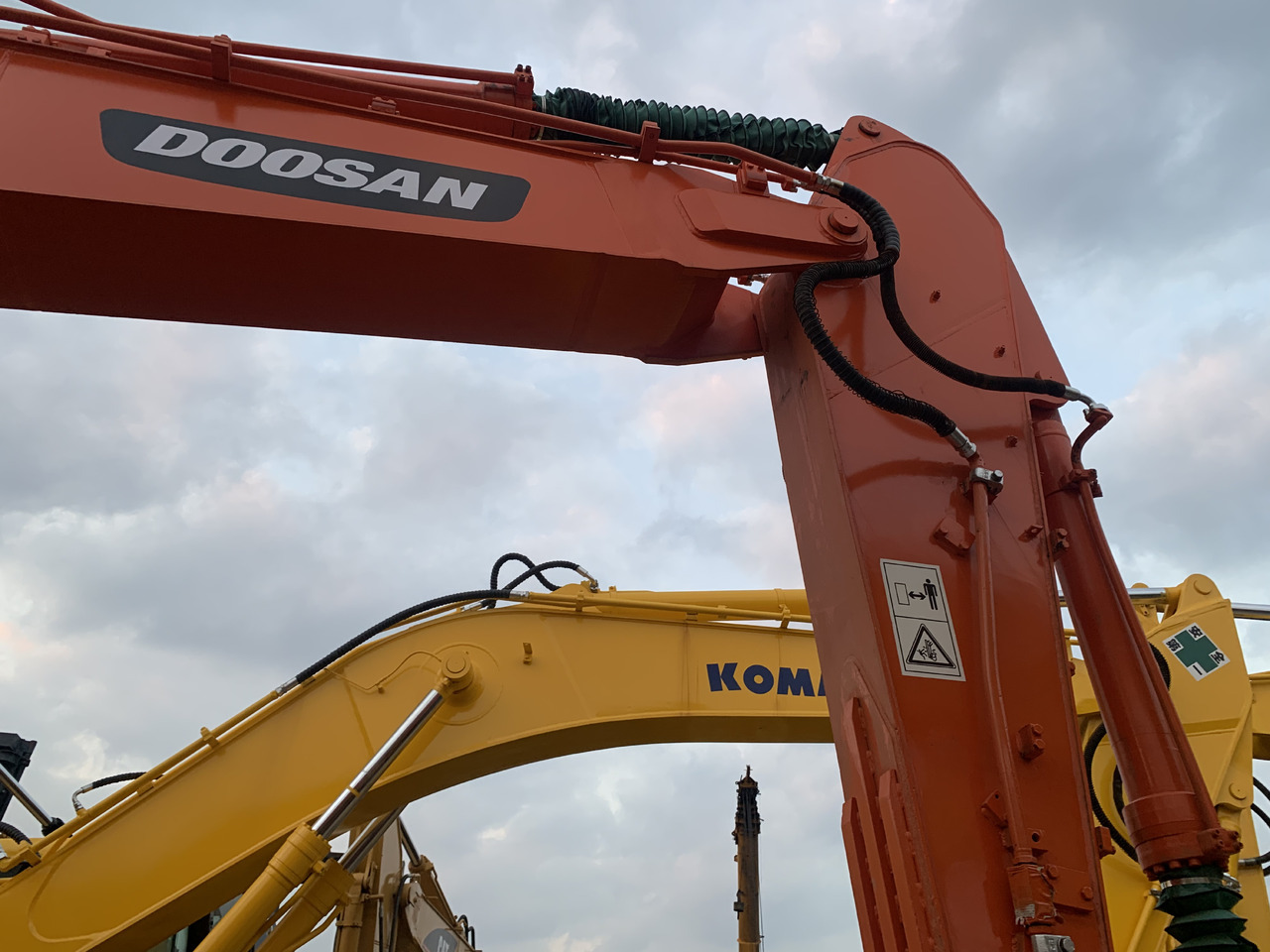 DOOSAN DX225LC - Колесен багер: снимка 5 DOOSAN DX225LC - Колесен багер: снимка 5