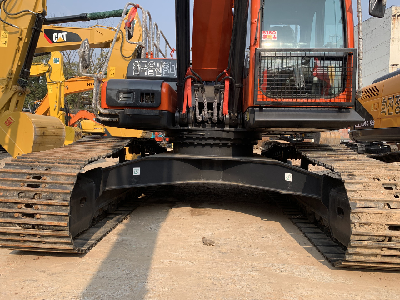 DOOSAN DX300LC-9C - Колесен багер: снимка 4 DOOSAN DX300LC-9C - Колесен багер: снимка 4