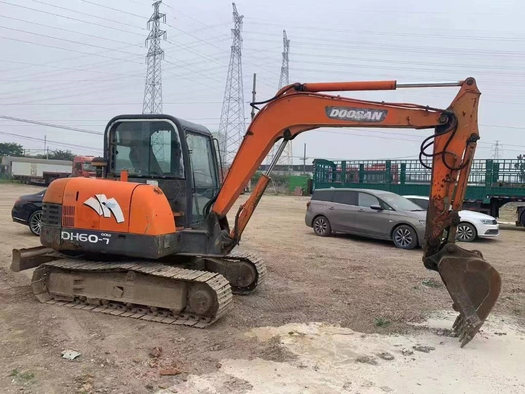 Doosan DH 60 - Мини багер: снимка 2 Doosan DH 60 - Мини багер: снимка 2