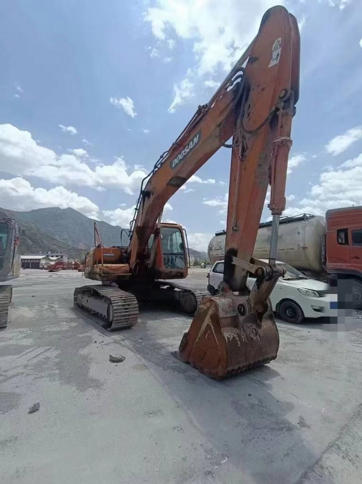Doosan DH225LC-9 - Верижен багер: снимка 2 Doosan DH225LC-9 - Верижен багер: снимка 2
