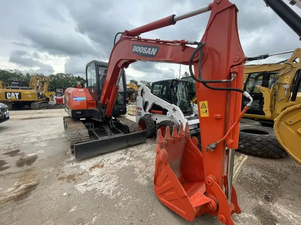 Doosan DH60-7 - Мини багер: снимка 2 Doosan DH60-7 - Мини багер: снимка 2
