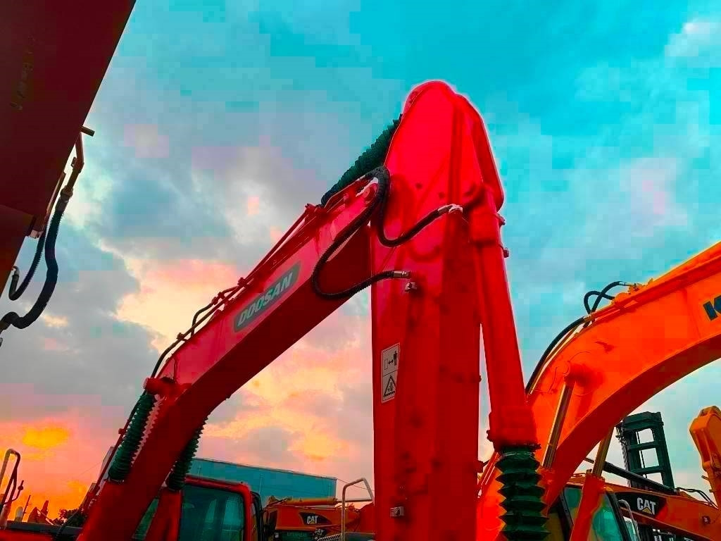Doosan DX 225 LC - Верижен багер: снимка 1 Doosan DX 225 LC - Верижен багер: снимка 1