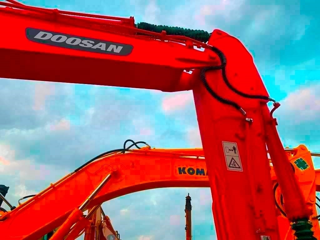 Doosan DX 225 LC - Верижен багер: снимка 2 Doosan DX 225 LC - Верижен багер: снимка 2