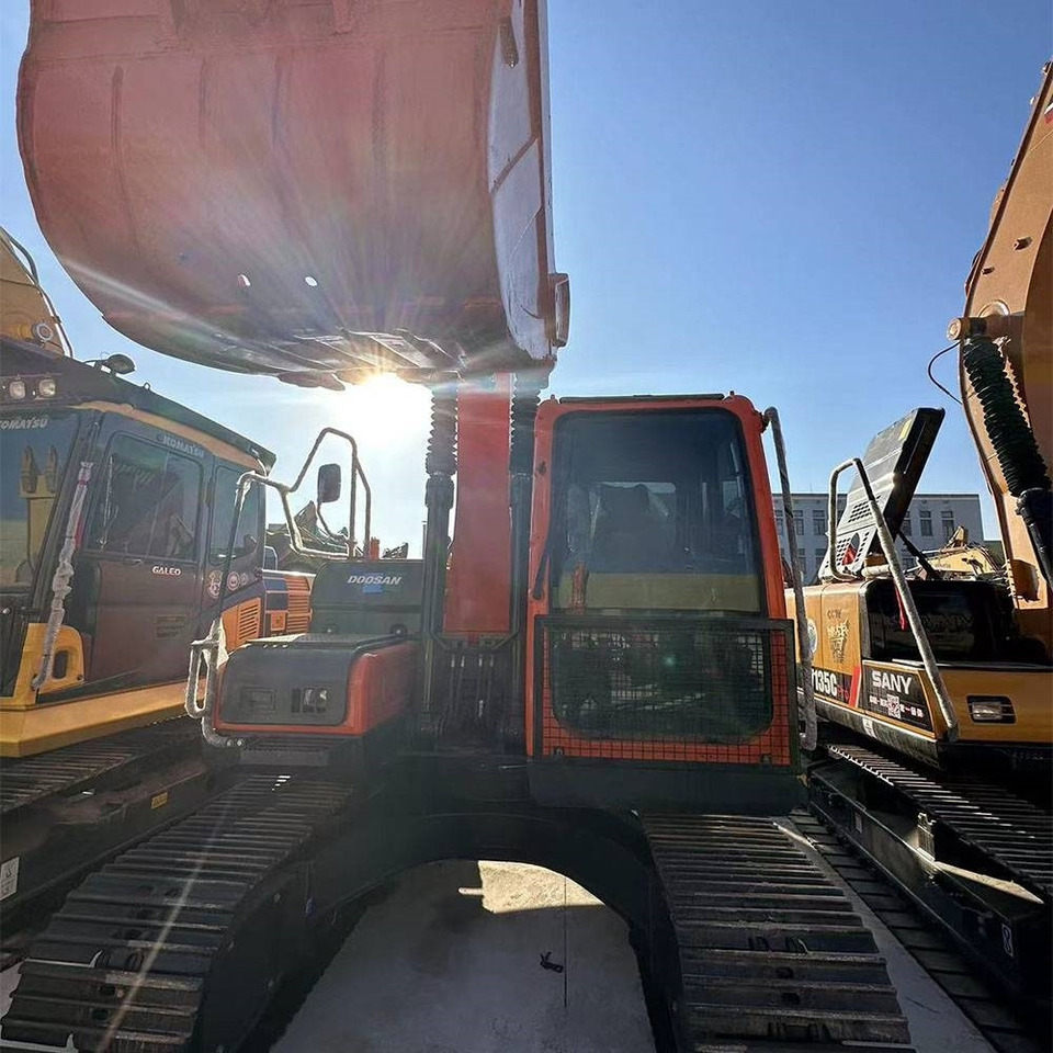 Doosan DX150LC-9C - Верижен багер: снимка 2 Doosan DX150LC-9C - Верижен багер: снимка 2