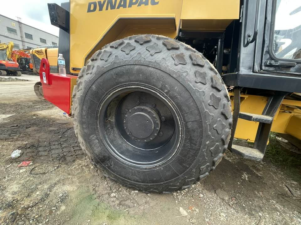 Dynapac Dynapac CA251D HASH - Пътен валяк: снимка 4 Dynapac Dynapac CA251D HASH - Пътен валяк: снимка 4