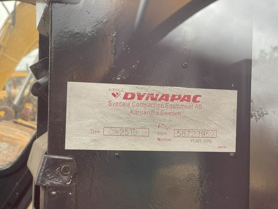 Dynapac Dynapac CA251D HASH - Пътен валяк: снимка 5 Dynapac Dynapac CA251D HASH - Пътен валяк: снимка 5