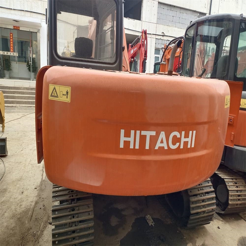Hitachi EX 60 - Верижен багер: снимка 1 Hitachi EX 60 - Верижен багер: снимка 1