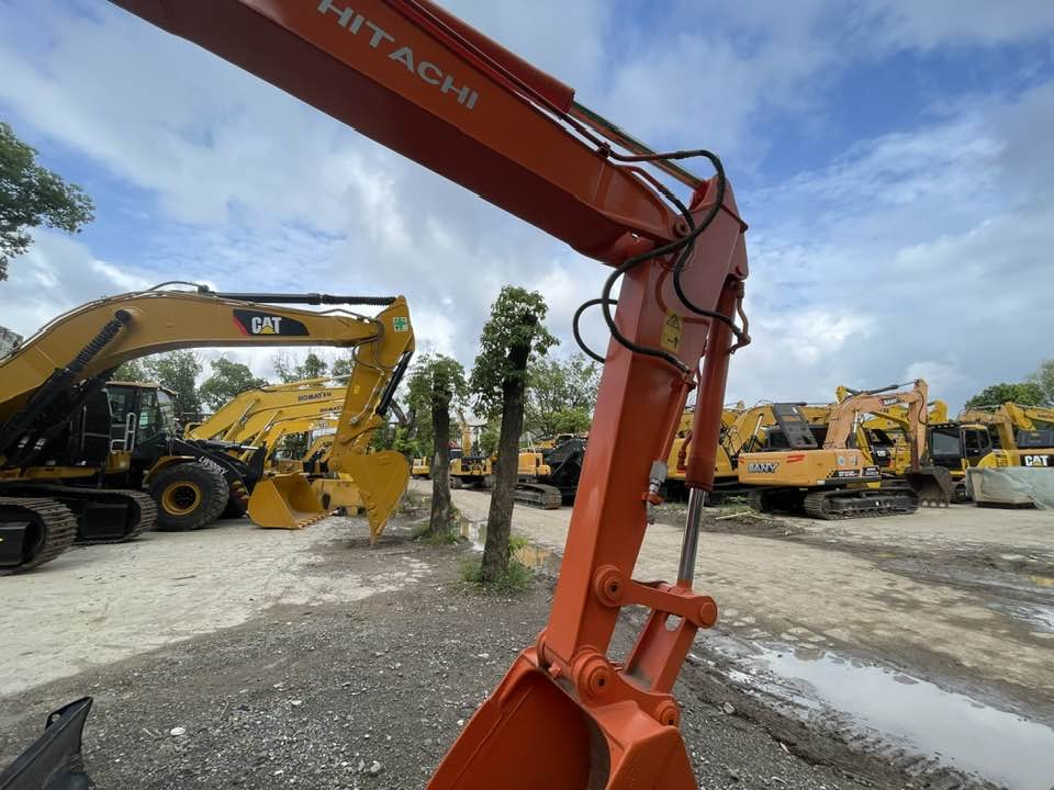 Hitachi ZAXIS 75 - Мини багер: снимка 5 Hitachi ZAXIS 75 - Мини багер: снимка 5