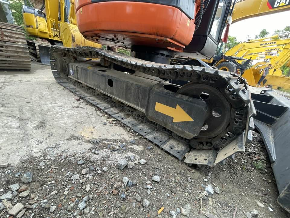 Hitachi ZAXIS 75 - Мини багер: снимка 2 Hitachi ZAXIS 75 - Мини багер: снимка 2