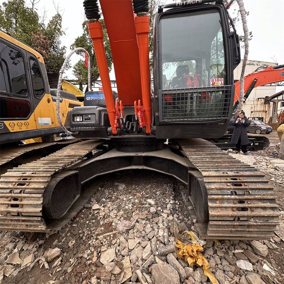 Hitachi ZX 200-3 G - Верижен багер: снимка 3 Hitachi ZX 200-3 G - Верижен багер: снимка 3