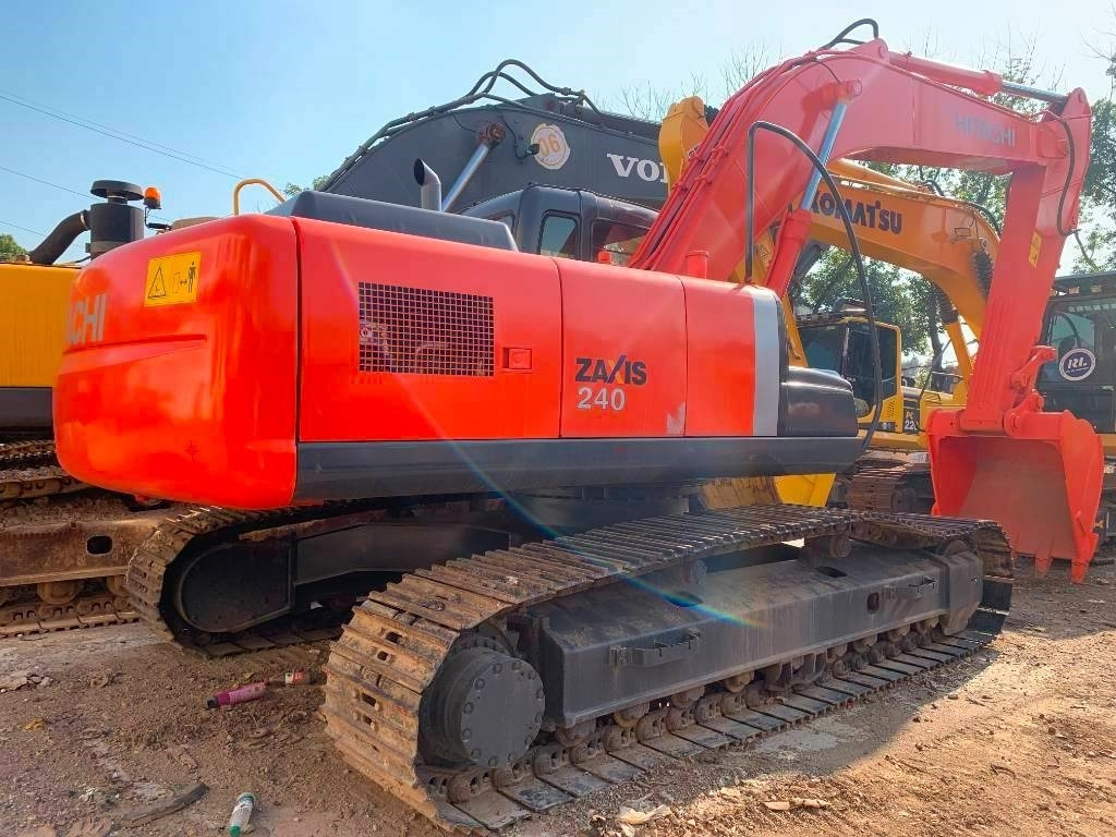 Hitachi Zaxis 240 - Верижен багер: снимка 1 Hitachi Zaxis 240 - Верижен багер: снимка 1