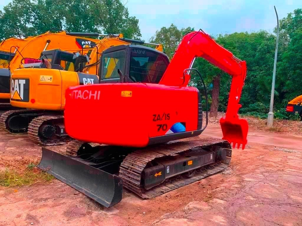 Hitachi Zaxis 70 - Верижен багер: снимка 1 Hitachi Zaxis 70 - Верижен багер: снимка 1