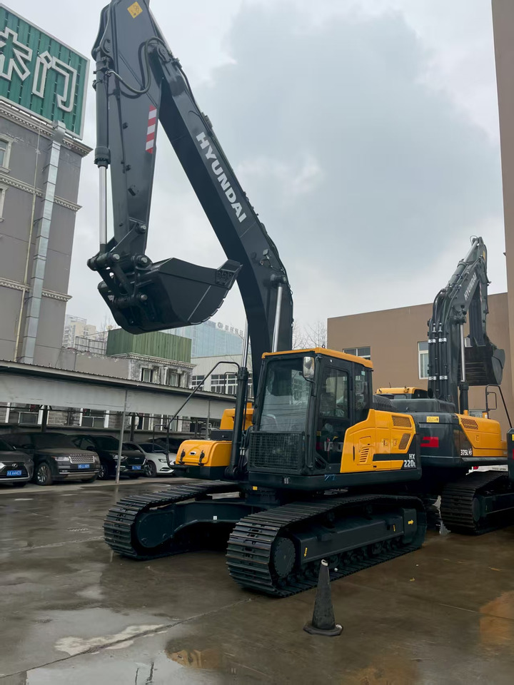 Hyundai HX220L - Багер: снимка 1 Hyundai HX220L - Багер: снимка 1