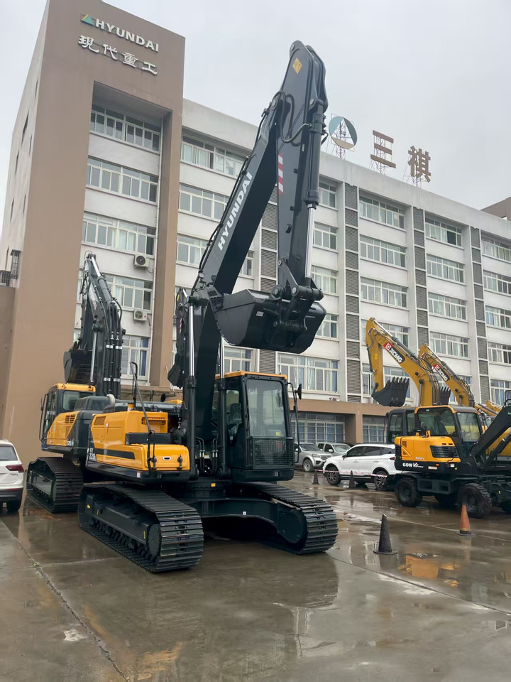 Hyundai HX220L - Багер: снимка 3 Hyundai HX220L - Багер: снимка 3