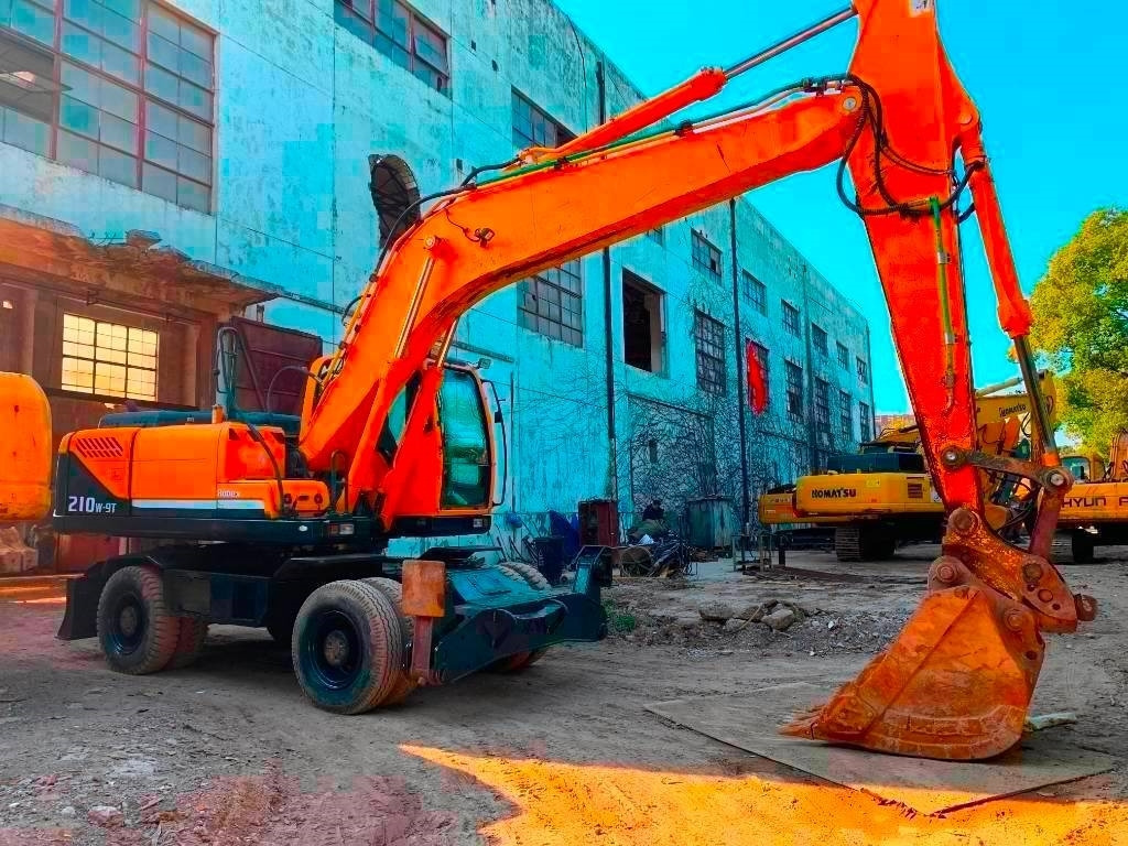 Hyundai R210W-9T - Верижен багер: снимка 1 Hyundai R210W-9T - Верижен багер: снимка 1