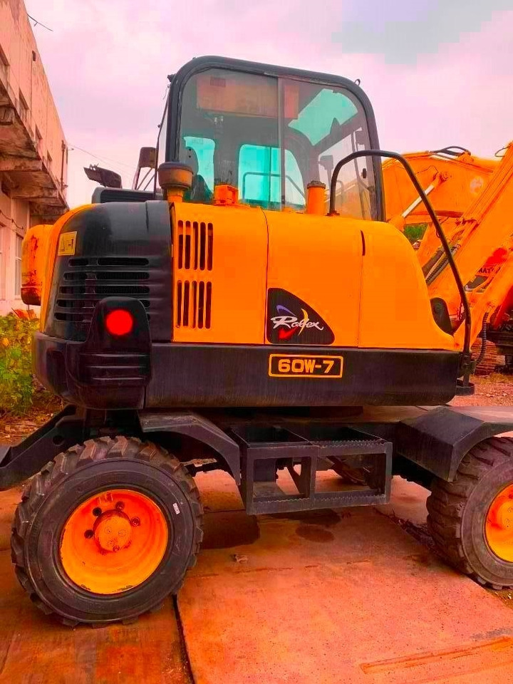 Hyundai Robex 60 W-7 - Колесен багер: снимка 3 Hyundai Robex 60 W-7 - Колесен багер: снимка 3