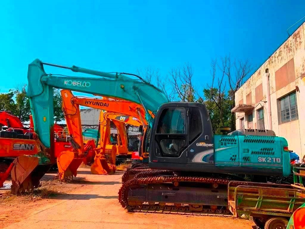 Kobelco SK 210 LC-8 - Верижен багер: снимка 2 Kobelco SK 210 LC-8 - Верижен багер: снимка 2